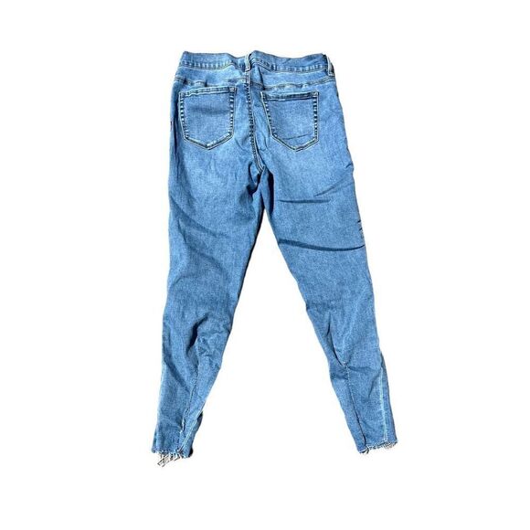 PAC SUN Light Wash Skinny Jeans W/ Rose Embroidery Size 28 - Picture 3 of 8